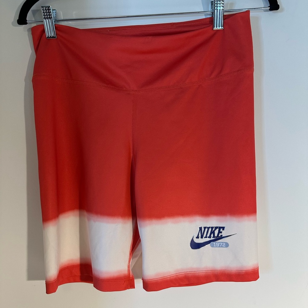 Nike Women's reddish/ coral and White Bike Shorts SZ L Dri-Fit back band pocket